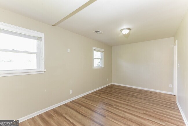 Building Photo - 1072 Martin Nash Rd SW