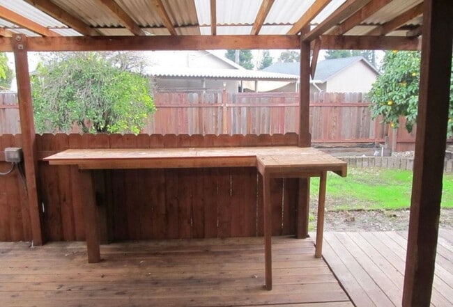 Building Photo - Super Cute 3/2 Rancho Cordova Home!! **Ple...