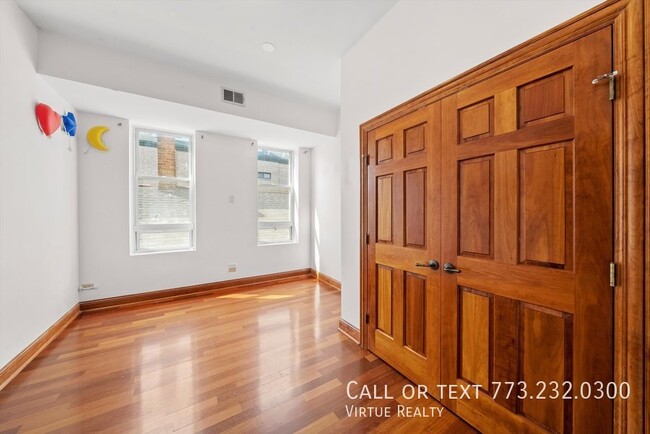 Building Photo - Historic Home in the Heart of Pilsen FOR RENT