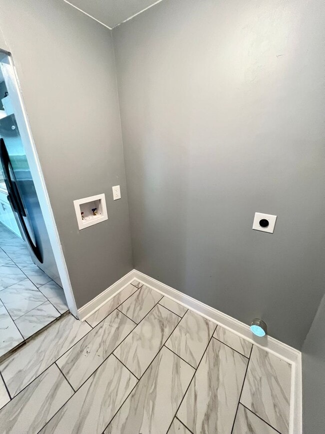 Building Photo - 2601 N 13th St