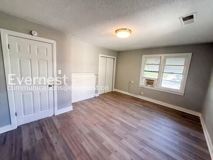 Building Photo - 1825 18th St Ensley