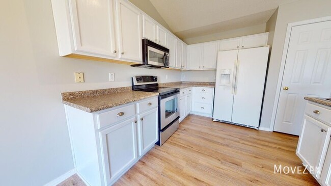 Building Photo - 6032 Saybrooke Dr
