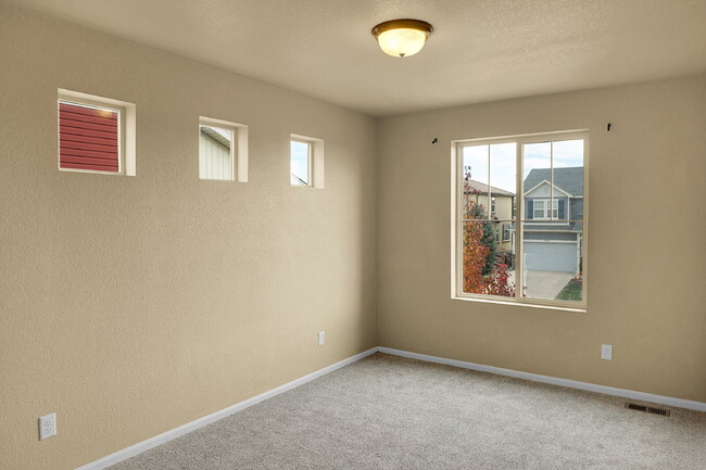Building Photo - $2,400.00 - 4 Bed, 3.5 Bath Home in CO Springs with Great Community Amenities!