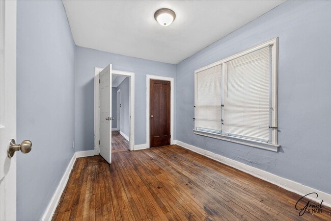 Building Photo - $1550 4 bedroom