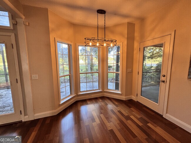 Building Photo - 535 Cardinal Cir E