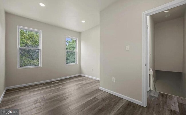 Building Photo - 3030 Windsor Ave