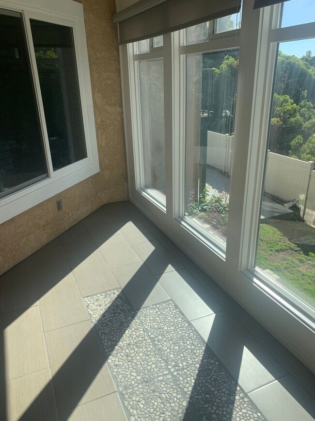 Building Photo - Remodeled, Upstairs 2BD / 1BA Condo Less Than 1/2 Mile From the Beach