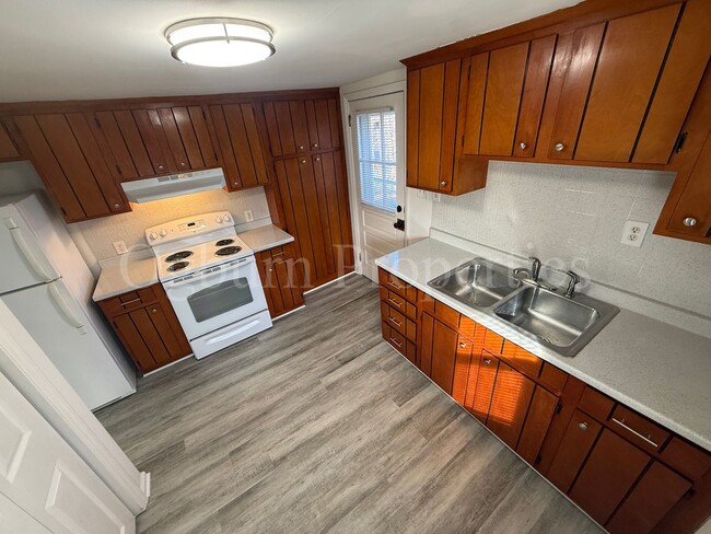 Building Photo - 1605 Harrison Ave