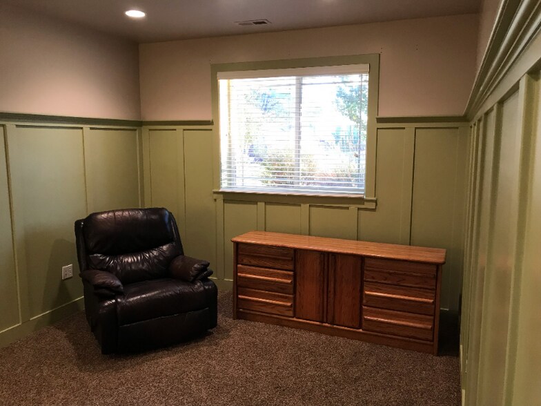 Building Photo - 82 N 3475 W