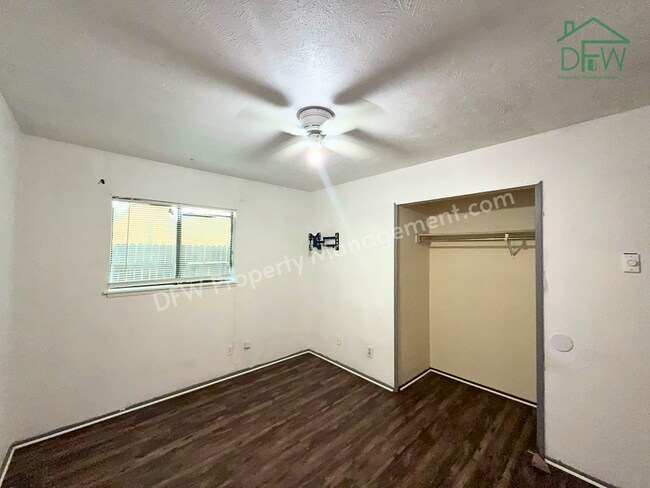 Building Photo - Cozy 3-Bedroom Home with Fireplace, Covered Patio & Large Fenced Backyard for Lease