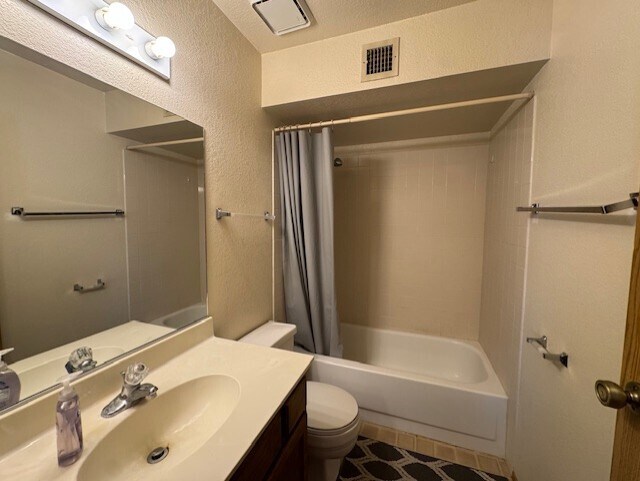 Building Photo - 454 Riverfront Dr