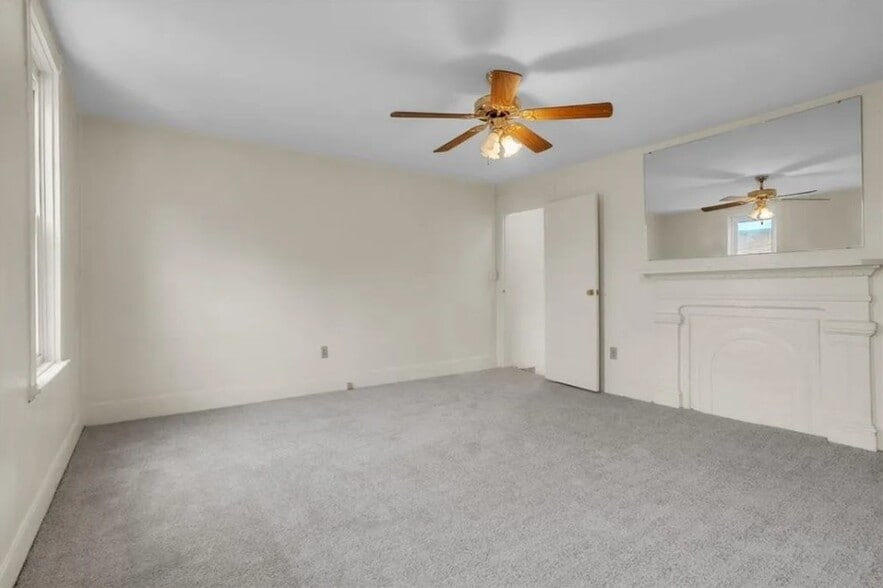 Building Photo - 3240 Rothpletz St