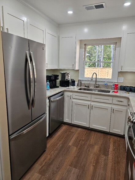 Building Photo - 218 Woodhaven Ct