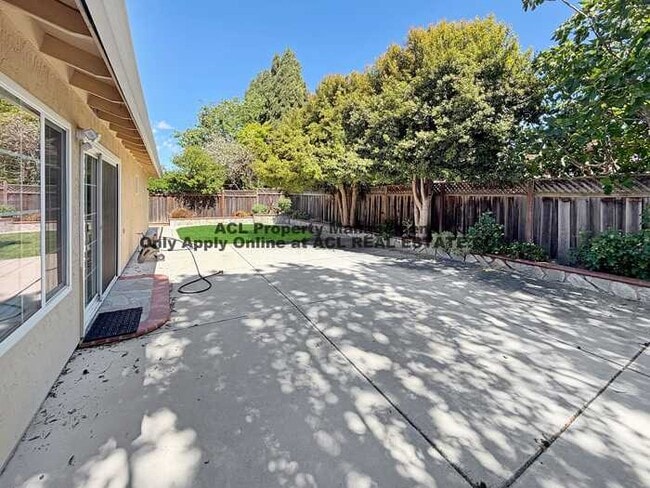 Building Photo - 3056 Stonehenge Rd