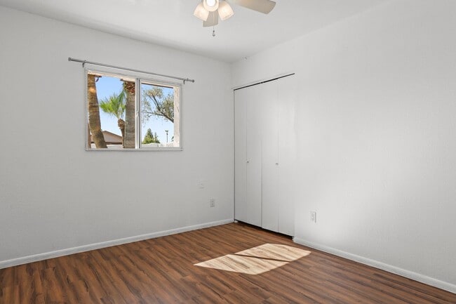 Building Photo - Prime ASU Location 5BR Home with Pool & Garage