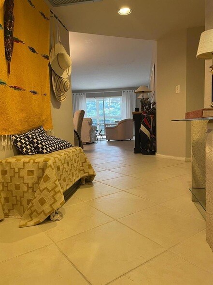 Building Photo - 1601 Abaco Dr