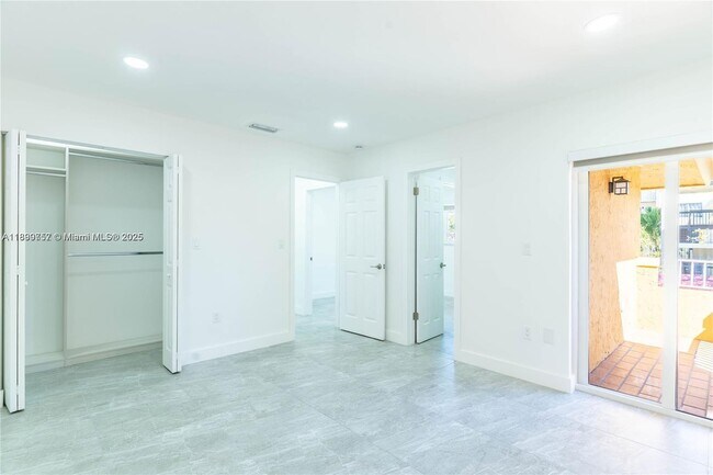 Building Photo - 13900 SW 65th Terrace