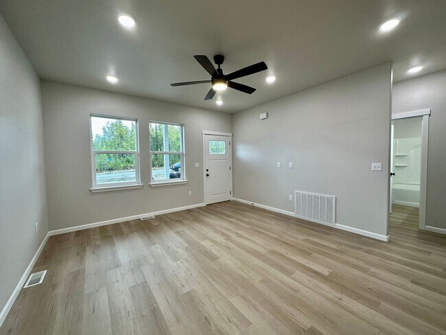 Building Photo - 630 Wortham Ave