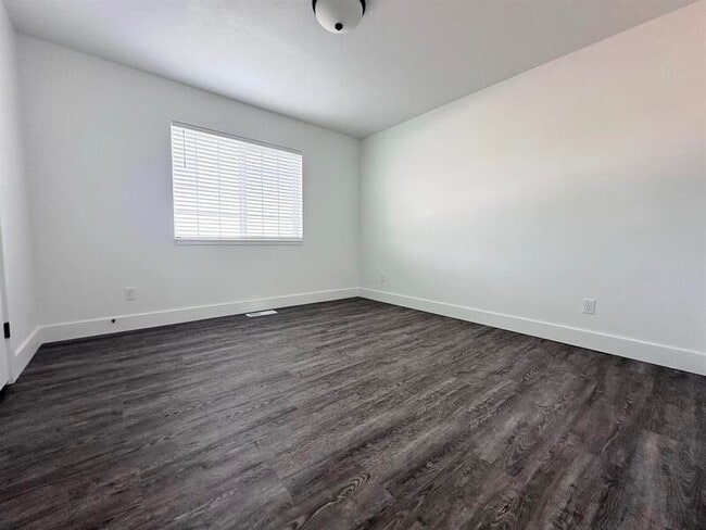 Building Photo - 1720 E Main St