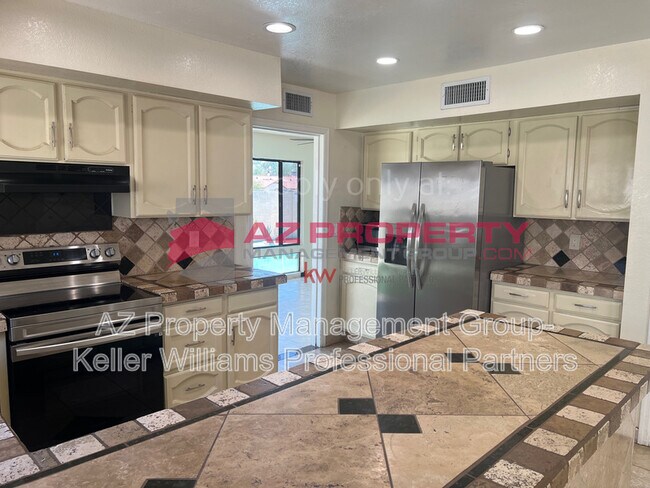 Building Photo - 5431 W Cochise Dr