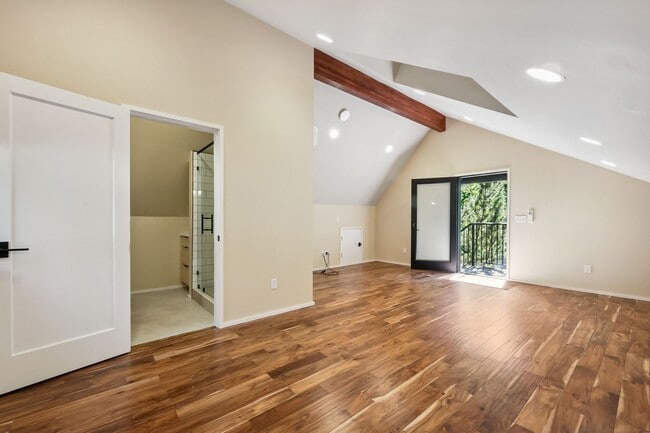 Building Photo - Stunning 3,146 Sq. Ft. Olympia Waterfront ...