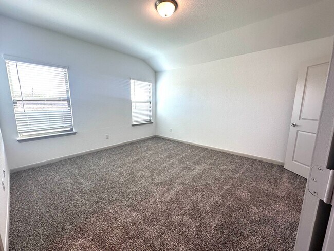 Building Photo - NEW CONSTRUCTION IN GATED COMMUNITY!!! BUI...