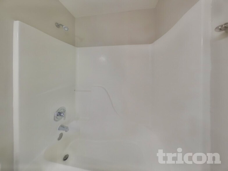 Building Photo - 9898 Worthington Blvd