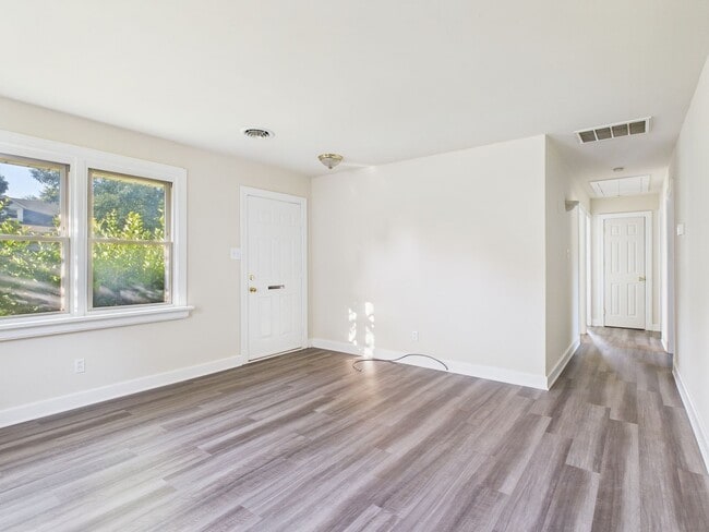 Building Photo - 1108 Goddin St