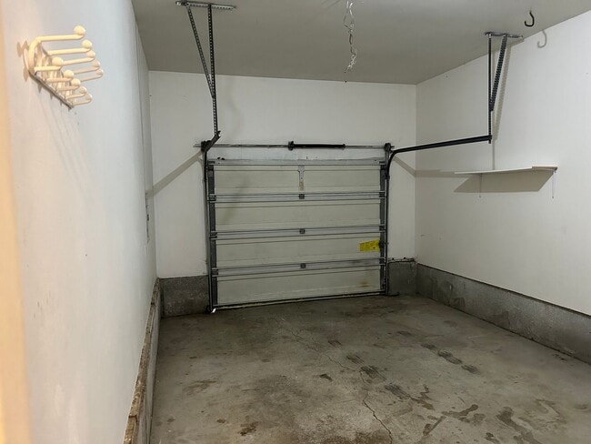 Building Photo - Three Bedroom Duplex