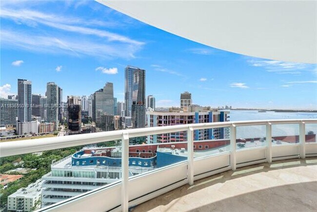 Building Photo - 1643 Brickell Ave