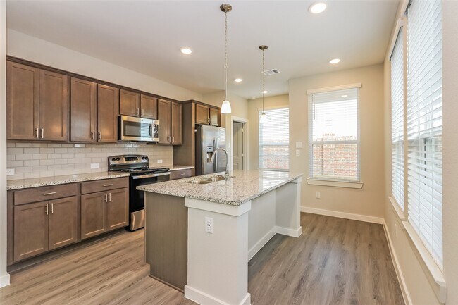 Building Photo - 2315 Foster Hl Rd