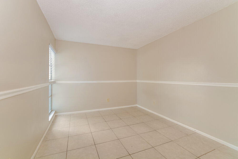 Building Photo - 1448 La Paloma Cir