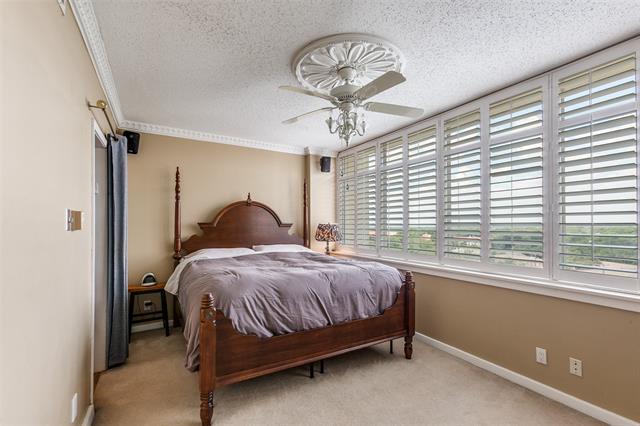 Building Photo - 6211 W Northwest Hwy