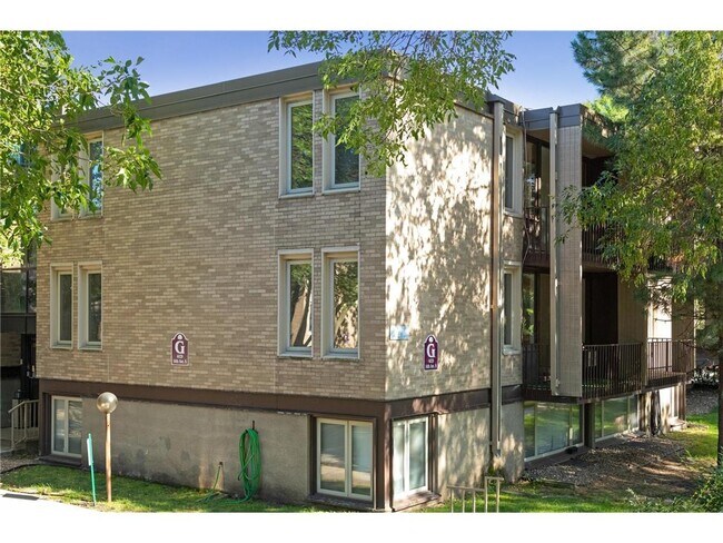 Building Photo - 4029-4014 14th Ave S
