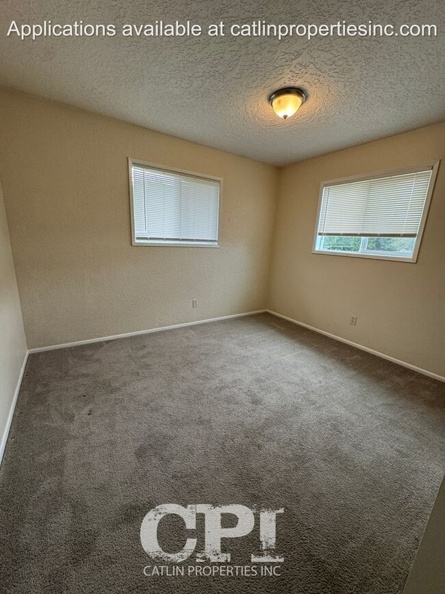 Building Photo - 124 Tilla Dr