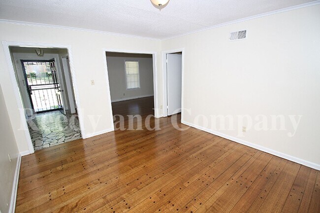 Building Photo - 5072 Cresser St