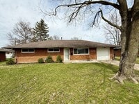 Building Photo - Charming 3 Bed, 2 Bath Ranch