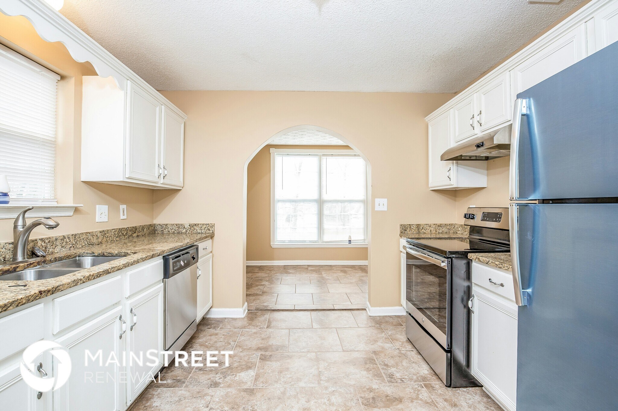 Building Photo - 403 Lake Forest Dr