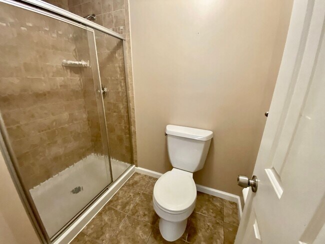 Building Photo - Fantastic 2-Bedroom Townhome In Linkhorn! ...