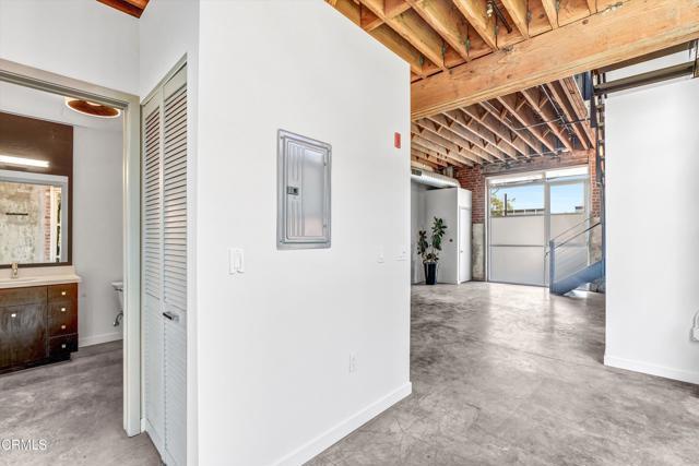 Building Photo - 527 Molino St