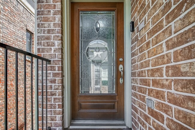 Building Photo - 7926 Stoneyway Dr