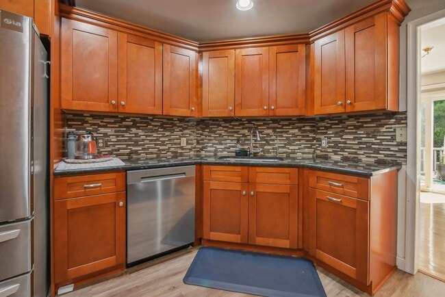 Building Photo - 64 Jesse Ct