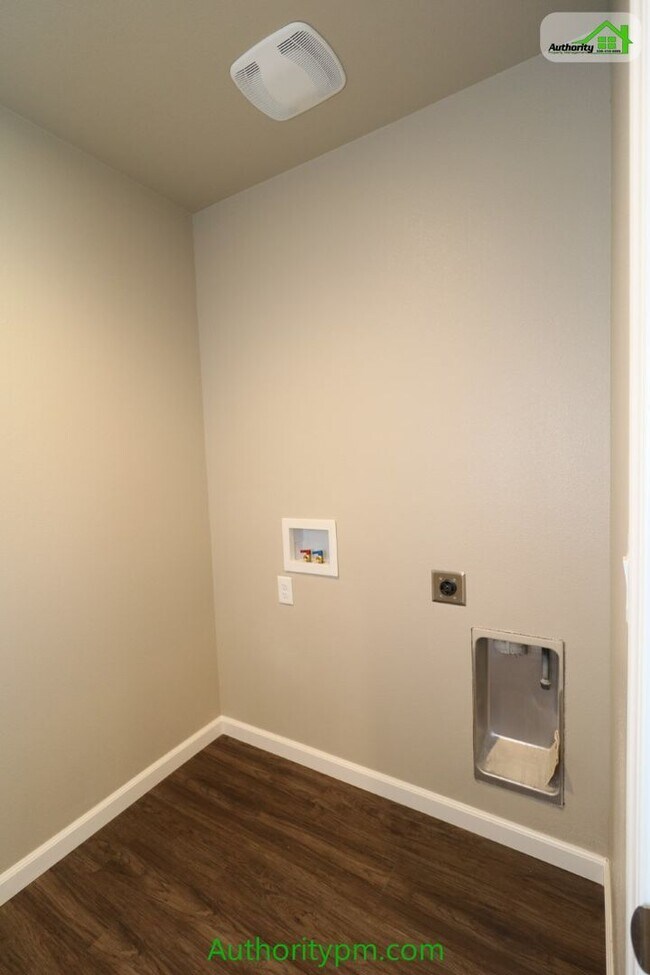 Building Photo - 844 Mission De Oro Dr