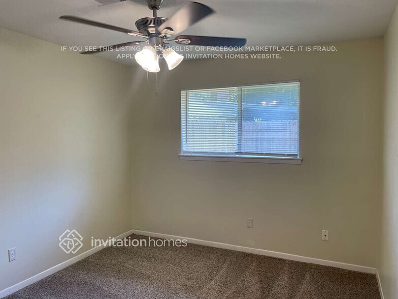 Building Photo - 15834 Fox Springs Dr