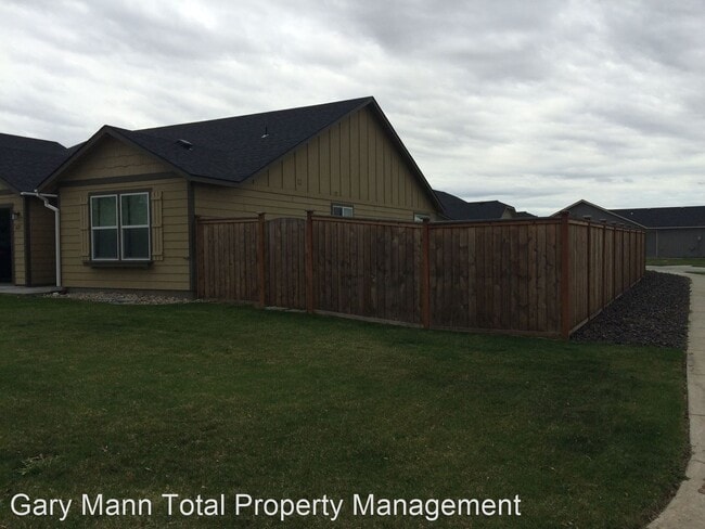 Building Photo - 3 br, 2 bath House - 1615 E Filmore Dr