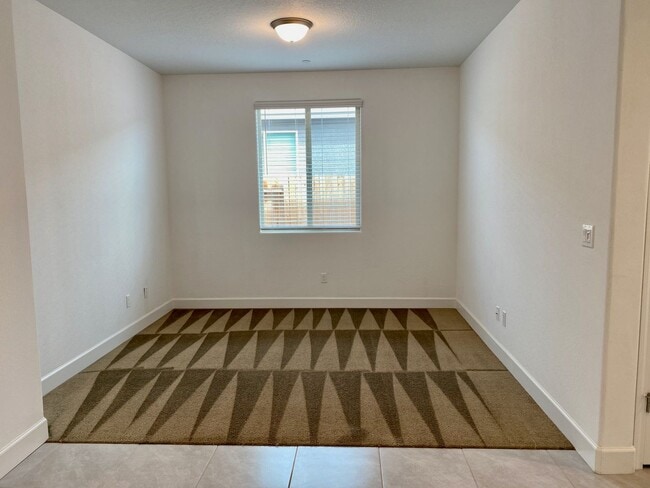 Building Photo - Solar Panels, Gated Community $2,350 Barst...