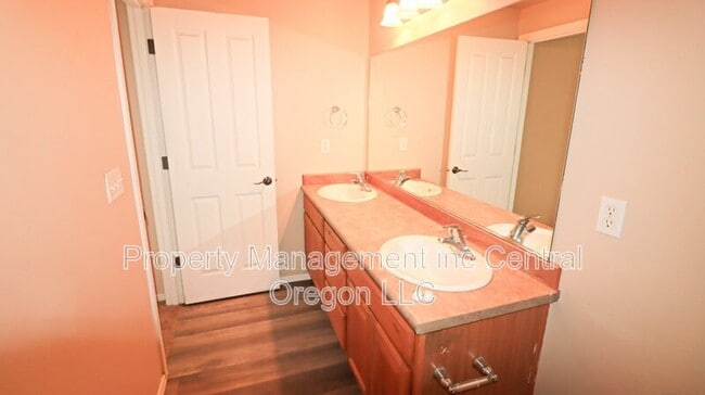 Building Photo - 16489 Riley Dr