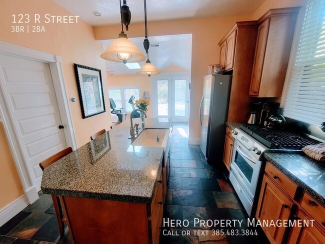 Building Photo - Extremely Desirable Stunning Avenues Home!!!
