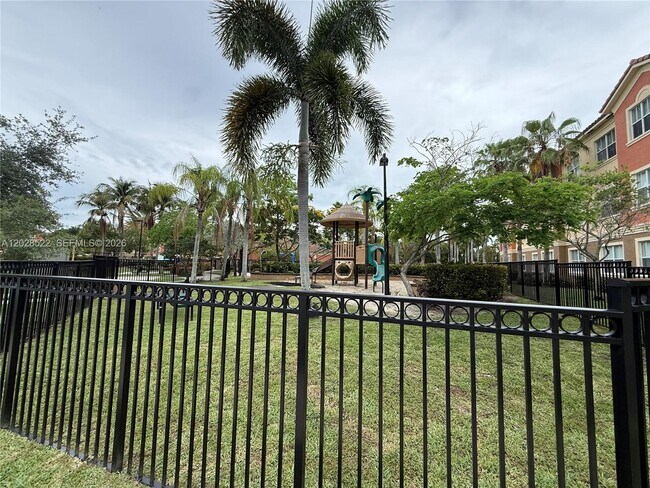 Building Photo - 4704 SW 160th Ave