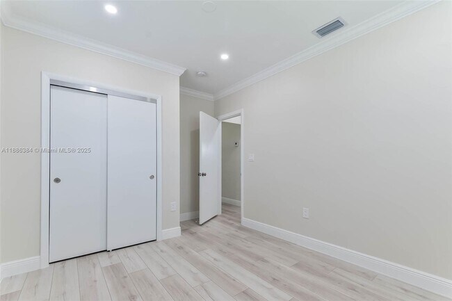Building Photo - 11527 SW 81st Rd